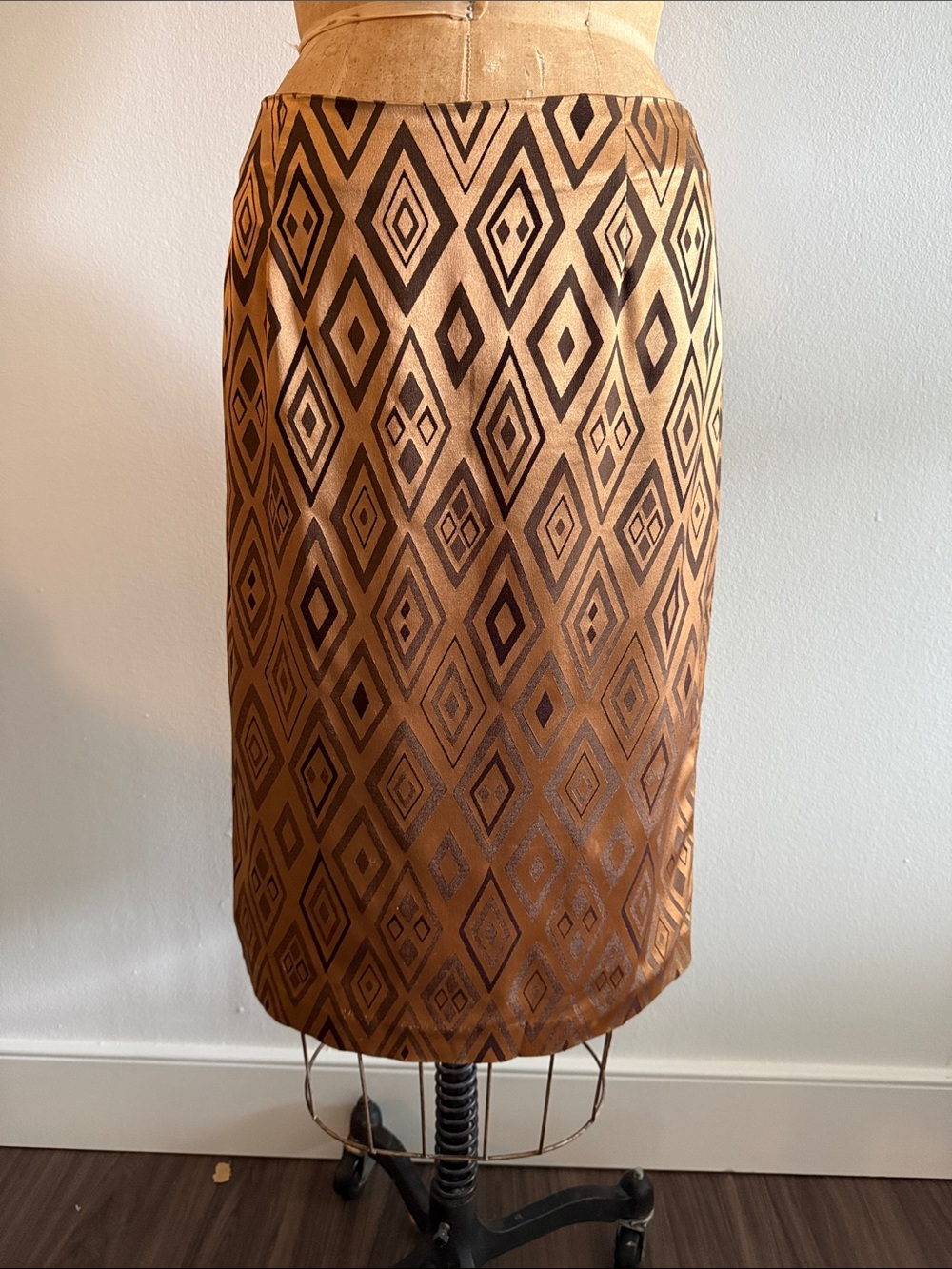 LIKE NEW Vintage Henri Bendel Geometric Jacquard Pencil Skirt in Bronze